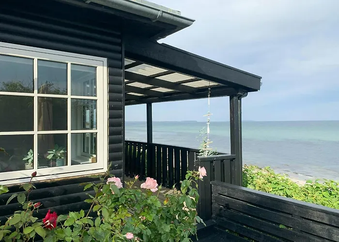 Breathtaking Sea View At Dinestrup Holiday home *
